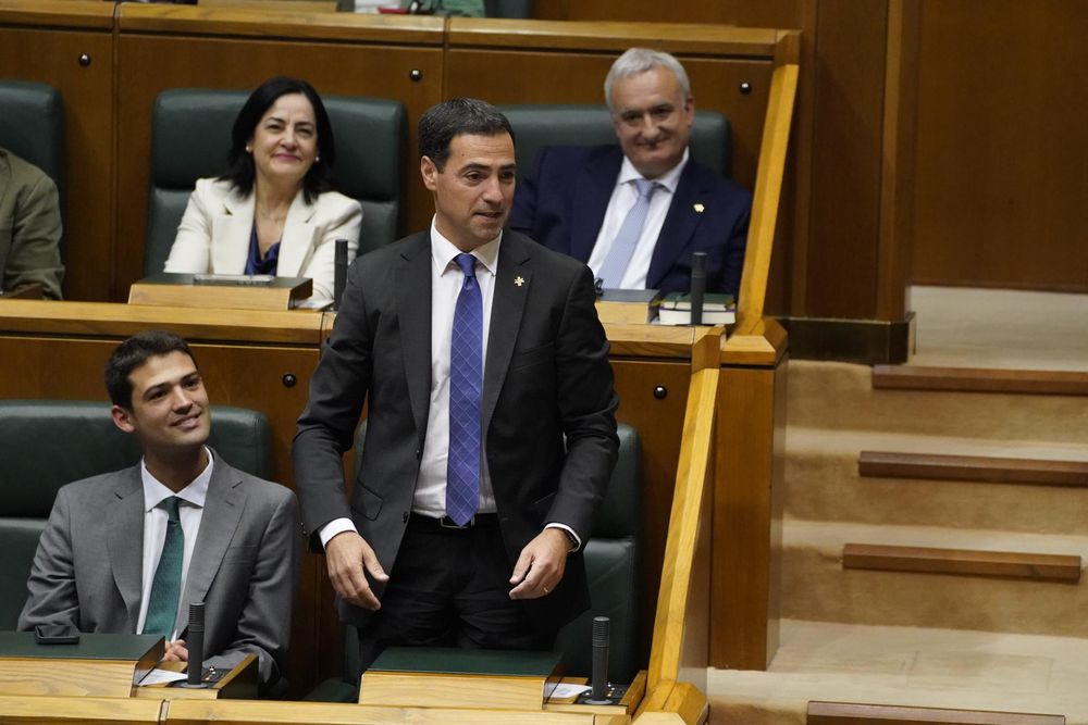 Imanol Pradales fue investido presidente del Pais Vasco