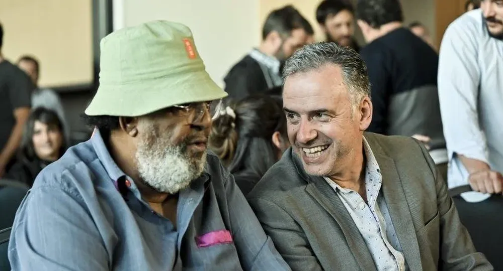 Rubén Rada y Yamandú Orsi en la presentación de Canelones suena bien