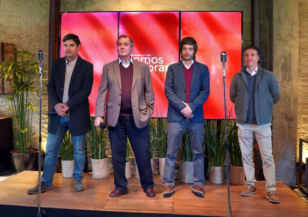 Alejandro, Gerardo, Agustín y Rodrigo Zambrano en la jornada del lanzamiento del calendario de remates.
