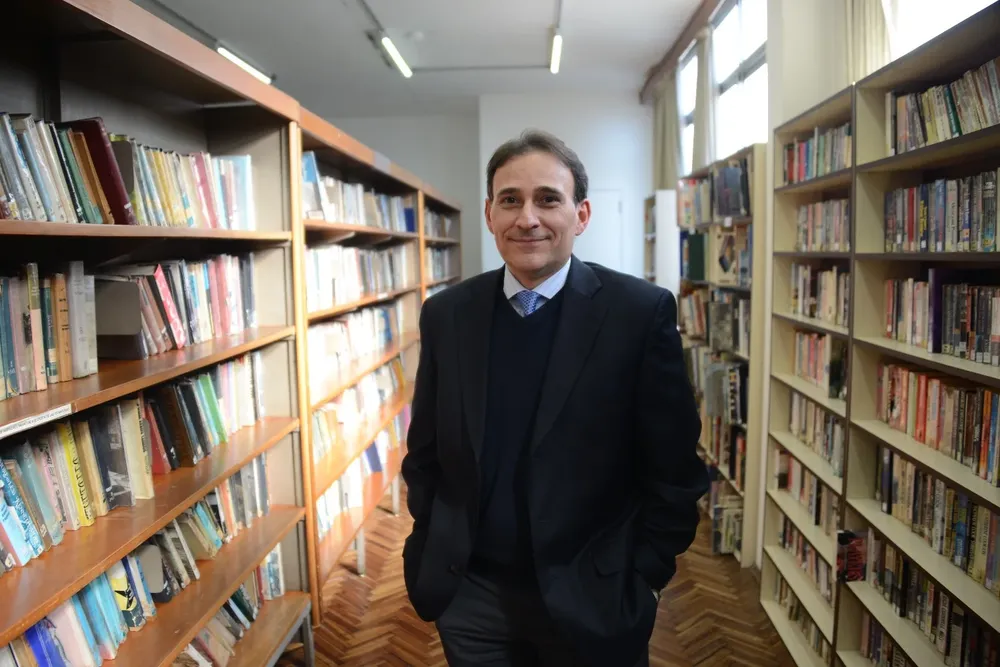 Gerardo Valazza, director general del Anglo y Centre Exams Manager, Cambridge English Qualifications