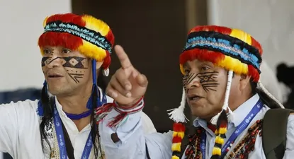 Pobladores de Ecuador que luchan contra la minería y la tala indiscriminada se hicieron presentes junto a otros pueblos originarios.