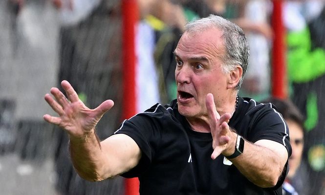 Marcelo Bielsa en Bolivia vs Uruguay en El Alto