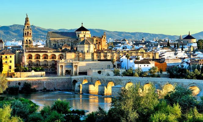 La Mezquita-Catedral de Córdoba, España, es el monumento preferido por los turistas extranjeros.