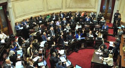 Aumentan loas dietas de los senadores.&nbsp;