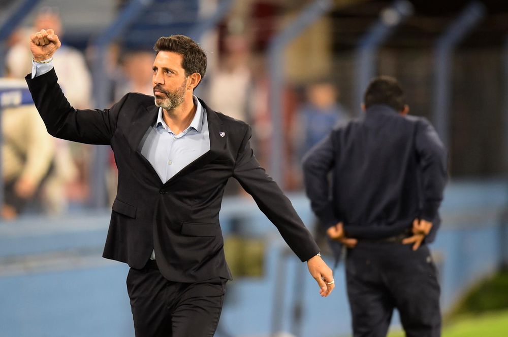 Jorge Bava se estrenó como técnico de Nacional en el partido ante Cerro Largo por el Torneo Apertura