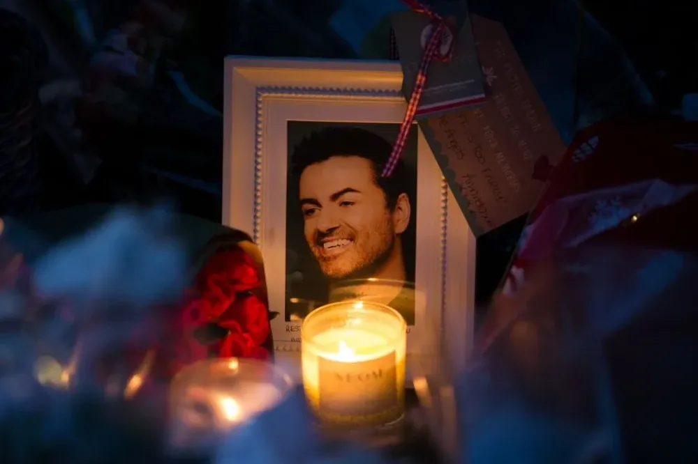 Un altar para el cantante fallecido el pasado 25 de diciembre