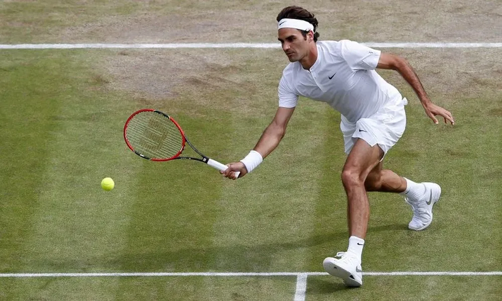 Roger Federer avanza en Wimbledon