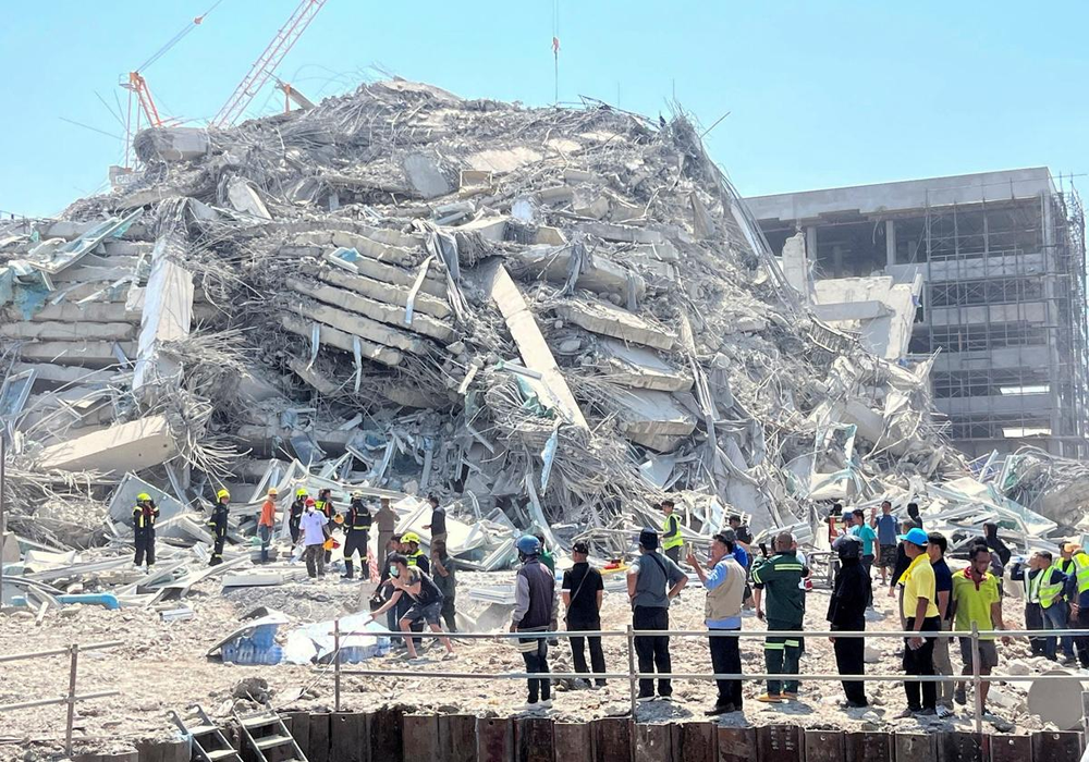 Rescatistas trabajan en la búsqueda de sobrevivientes del violento terremoto.&nbsp;