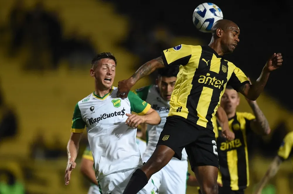 Diego Rolan, nulo aporte desde que llegó a Peñarol