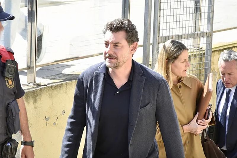 Jonathan Andic, acusado por la muerte de su padre, deja temporalmente la vicepresidencia de Mango