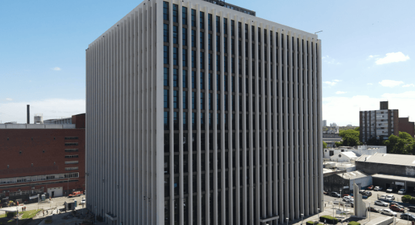 El edificio que se construyó como símbolo de poder en Uruguay y fue parte de un proyecto urbanístico que nunca se concretó