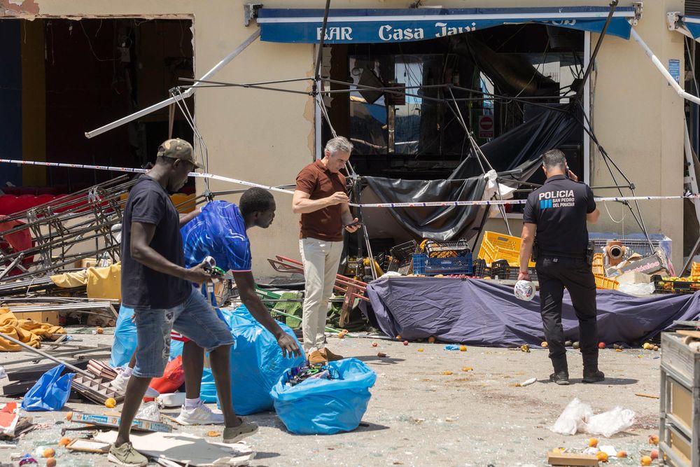La explosión de un bar en Lo Pagán, en Murcia. EFE