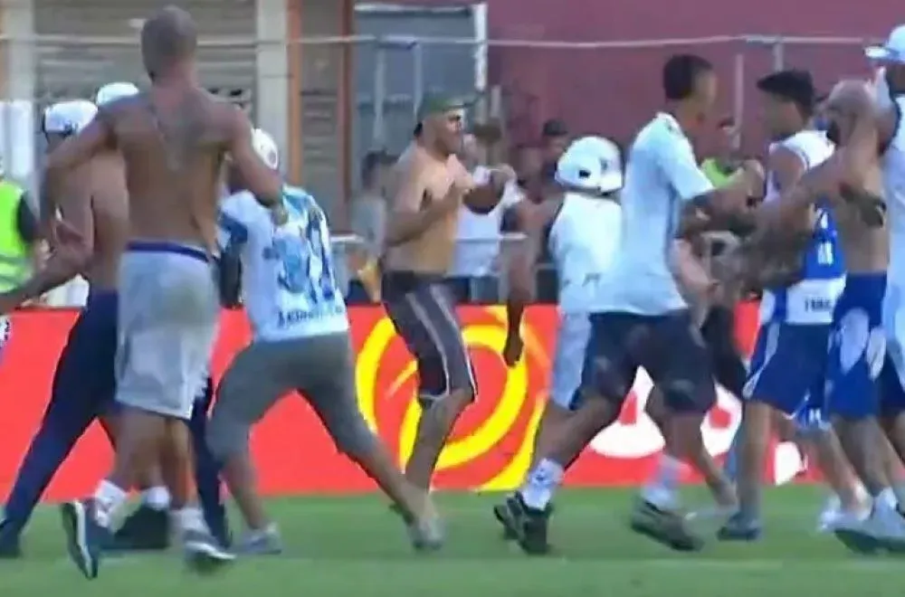 La batalla campal entre hinchas de Coritiba y de Cruzeiro en Brasil
