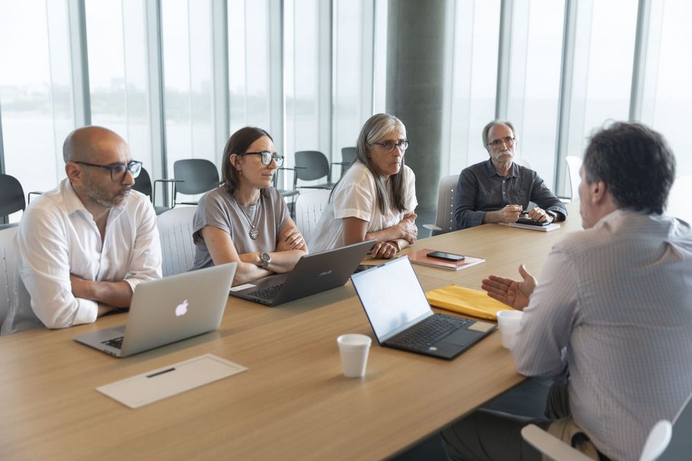 La futura ministra Lucía Etcheverry en reunió con el Cinve este miércoles en el edificio de Plaza Alemania