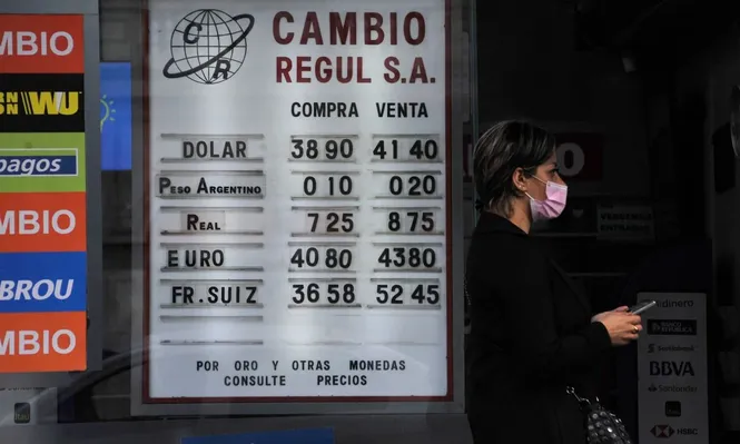 Pizarra de cambio. (Archivo)