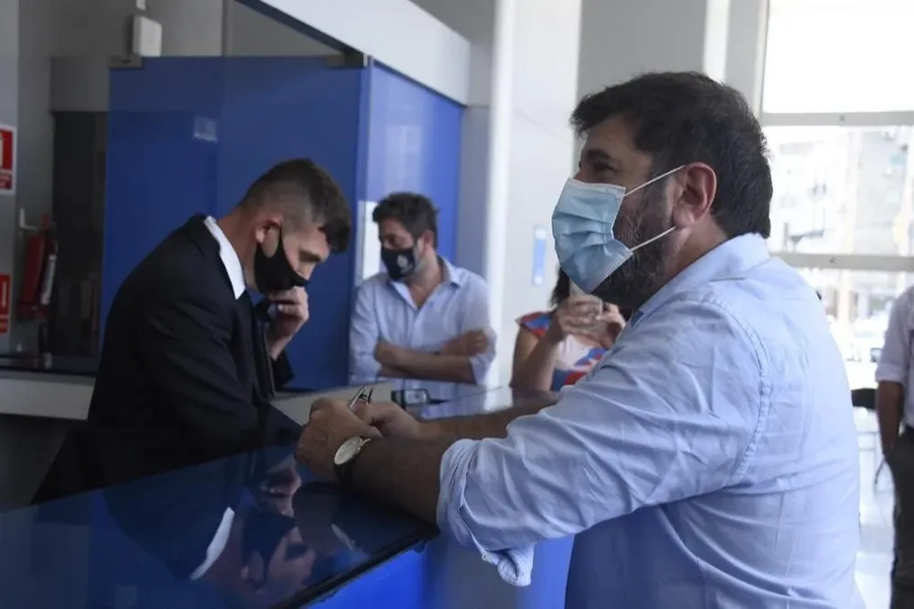 Pereira llegando a Torre Ejecutiva