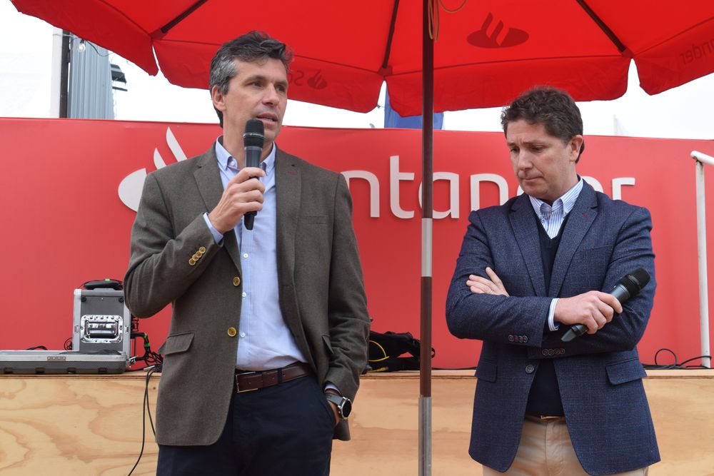 Santander en la Expo Prado 2024: puesta a punto de logros y desafíos a cargo del Cr. Esteban Gherardi –director de Banca Corporativa– y el Ing. Agr. Pieter Boutmy –gerente de Agronegocios–.&nbsp;