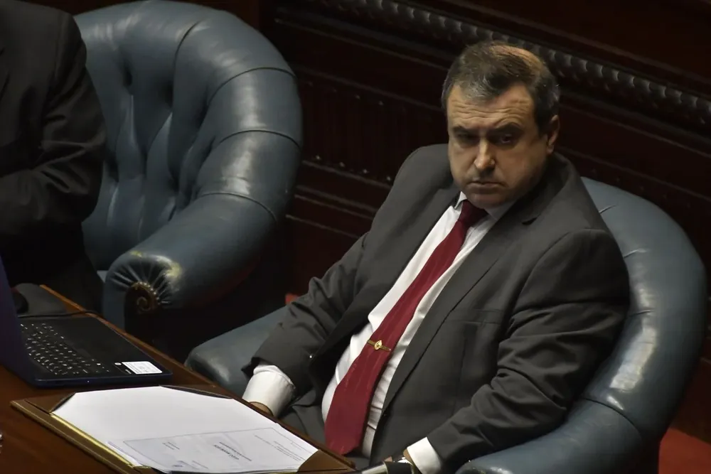 Raúl Lozano, senador y vicepresidente de Cabildo, anunció la expulsión de Barboza