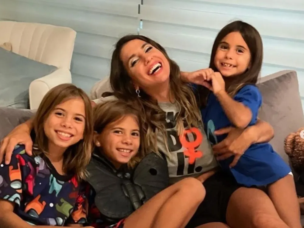 Cinthia Fernández y sus hijas