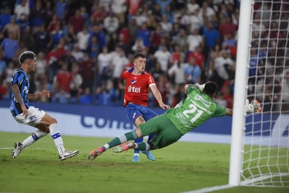 El gol mal anulado al Colo Ramírez: estaba habilitado