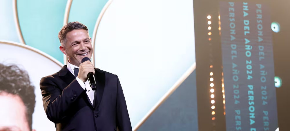 Alejandro Sanz en los Latin Grammy 2024 en el acto homenaje a Carlos Vives.