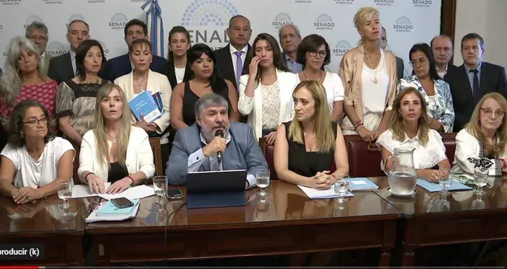 El kirchnerismo protesta por la decisión de Villarruel de no llamar a sesión por el DNU