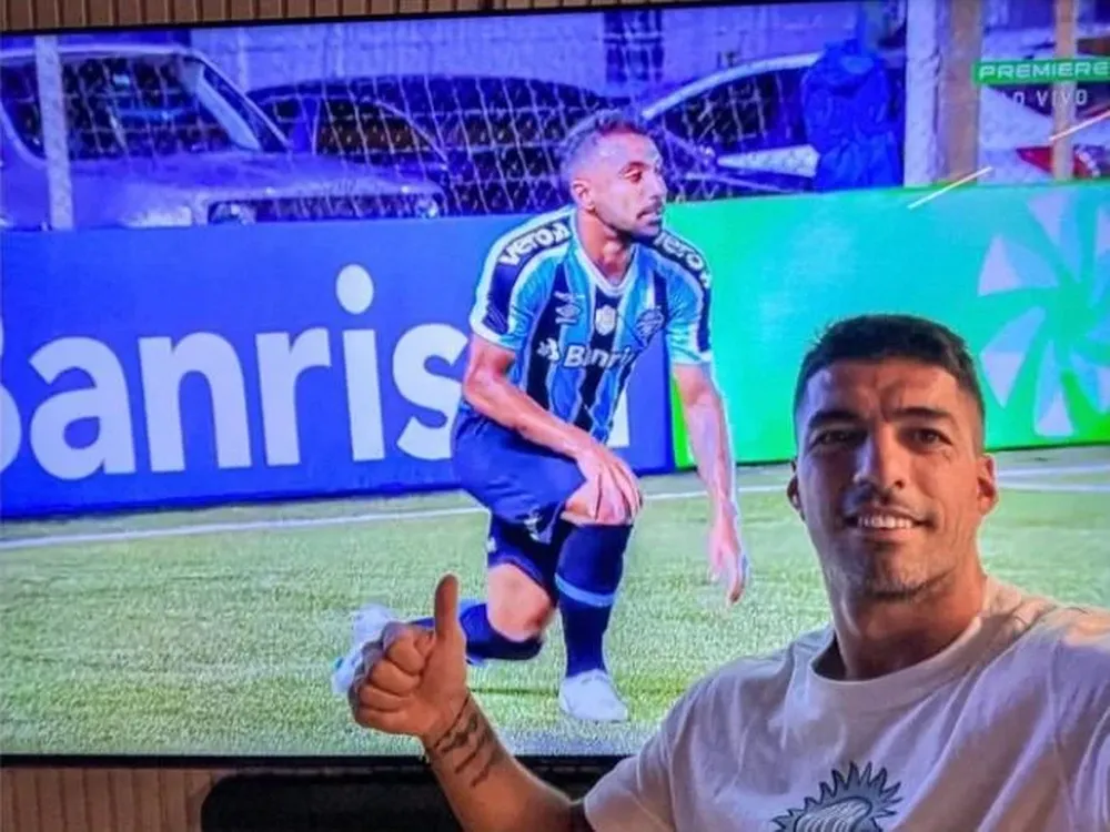 Así vivió Suárez el partido de Gremio