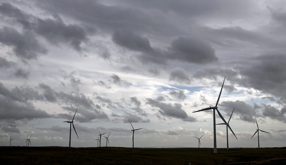 Las plantas de energía eólica y solar se ven desplazadas en el mix energético por el gas, enfrentan cortes forzosos de producción para no sobrecargar la red y ante la escasez de demanda, lidian con muchas horas de precios muy bajos o negativos de la electricidad. La nueva medida hace la ecuación económica casi inviable para muchas.&nbsp;