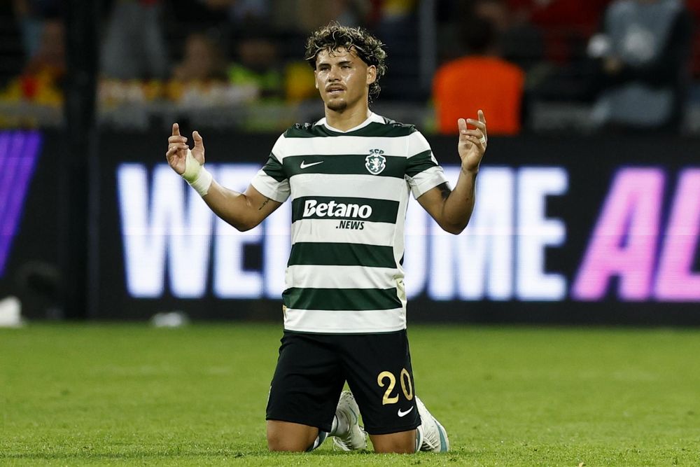 Maxi Araújo en la visita de Sporting a Lens