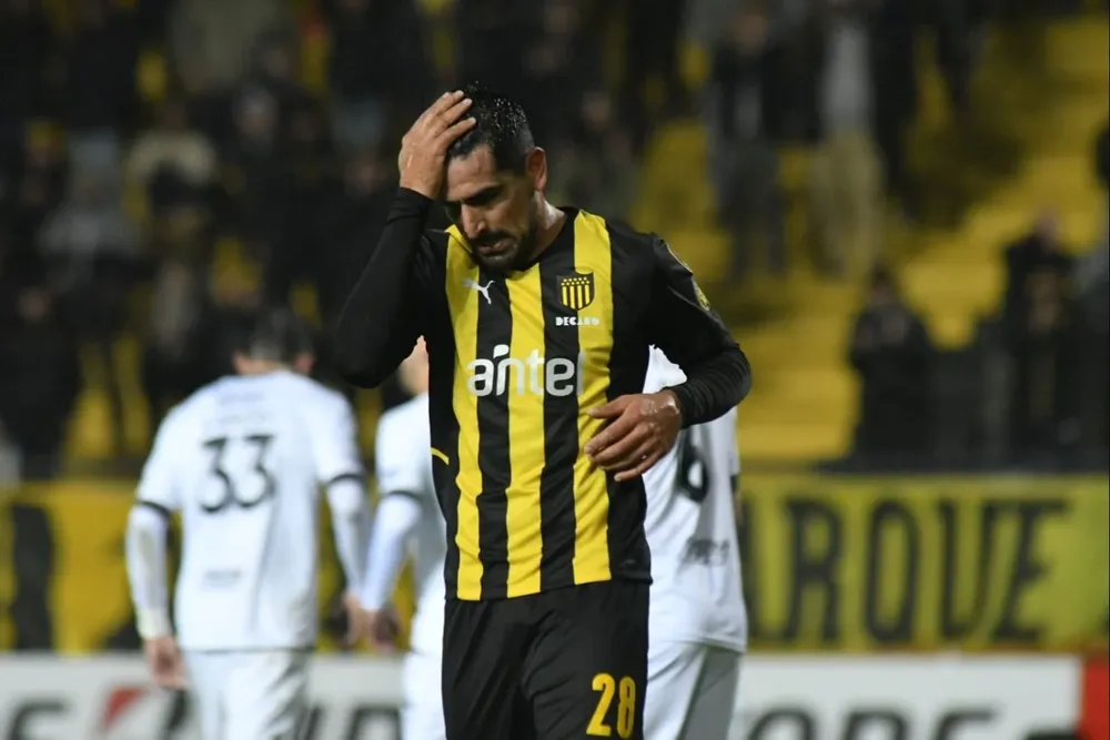 Lucas Viatri de Peñarol se toma la cabeza ante Colón de Santa Fe; los aurinegros quedaron eliminados hasta de la Copa Sudamericana