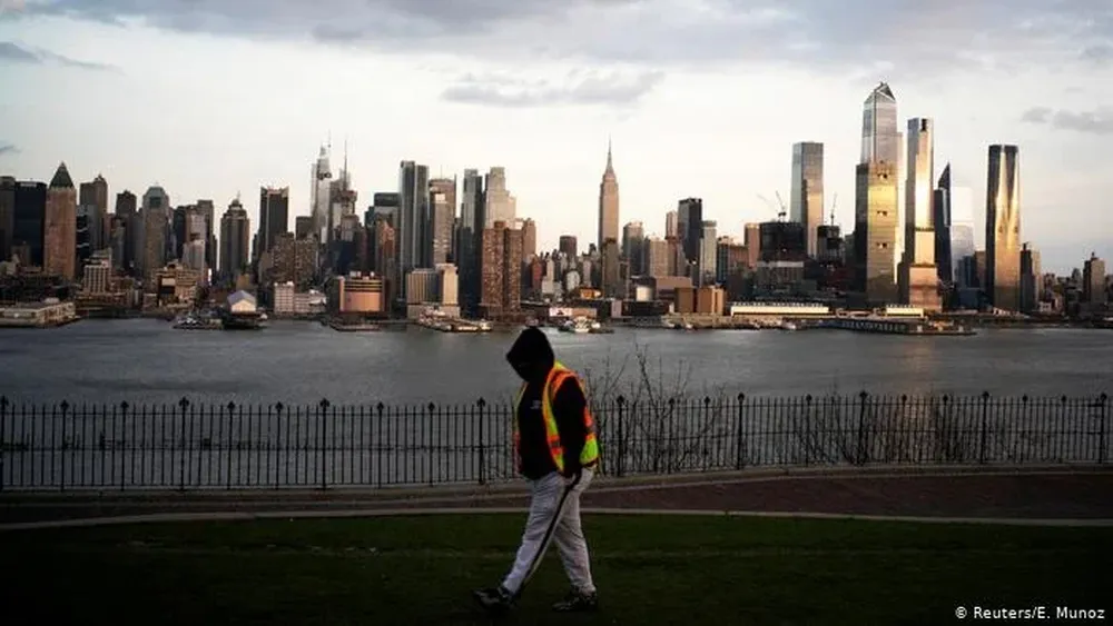 El alcalde de Nueva York no quiere más inmigrantes.