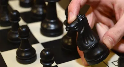 campeon de ajedrez llama a recibir a la inteligencia artificial con los brazos abiertos