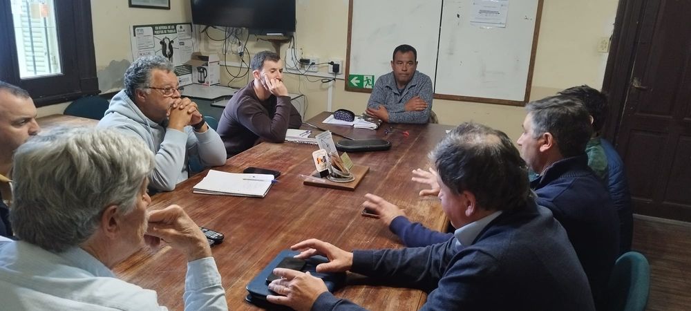 Reuni&oacute;n de Opci&oacute;n 2026 con integrantes de AOEC.