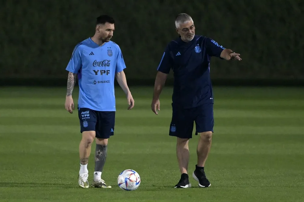 Messi entrena normalmente con Argentina para el debut de este martes ante Arabia Saudita