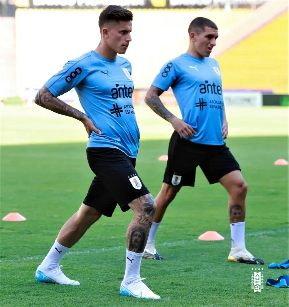 Brian Rodríguez, en una foto de archivo, junto a Lucas Torreira