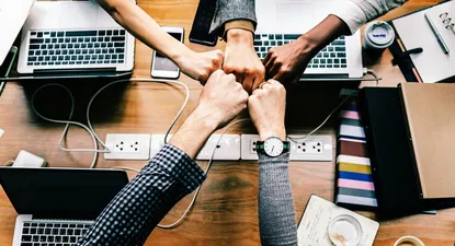 Ser fiel a una empresa, ¿te hace más feliz?