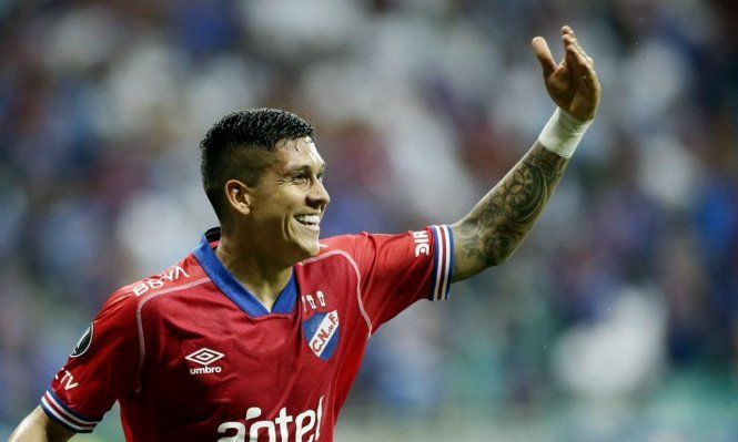 Julián Millán fue elegido como mejor defensa y como mejor extranjero de la Liga AUF Uruguaya 2025 en la encuesta Fútbolx100 que anualmente organiza Referí