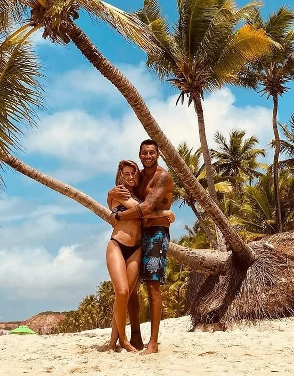 Damián Herrera junto a su novia argentina