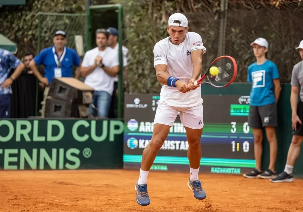 Argentina se impuso en la serie contra Kazajistán y se clasificó a las finales