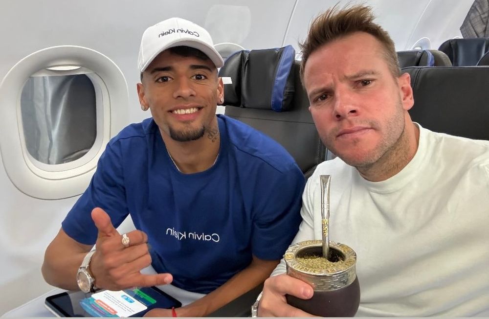 Luciano Rodríguez viajó a Brasil junto con su representante Mauricio Machado para firmar con Bahía