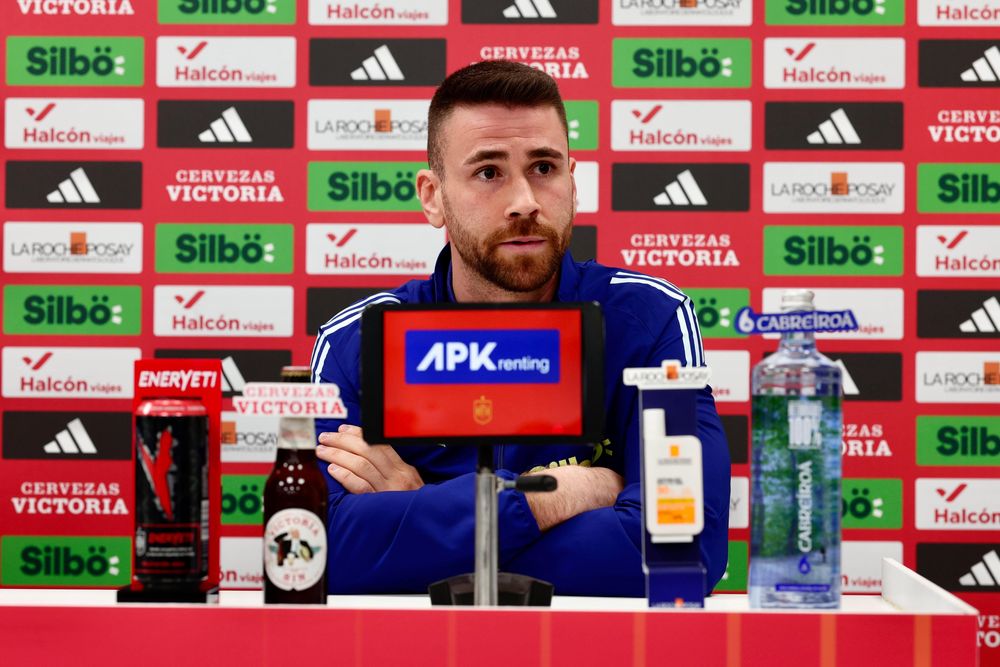 Unai Simón en conferencia.