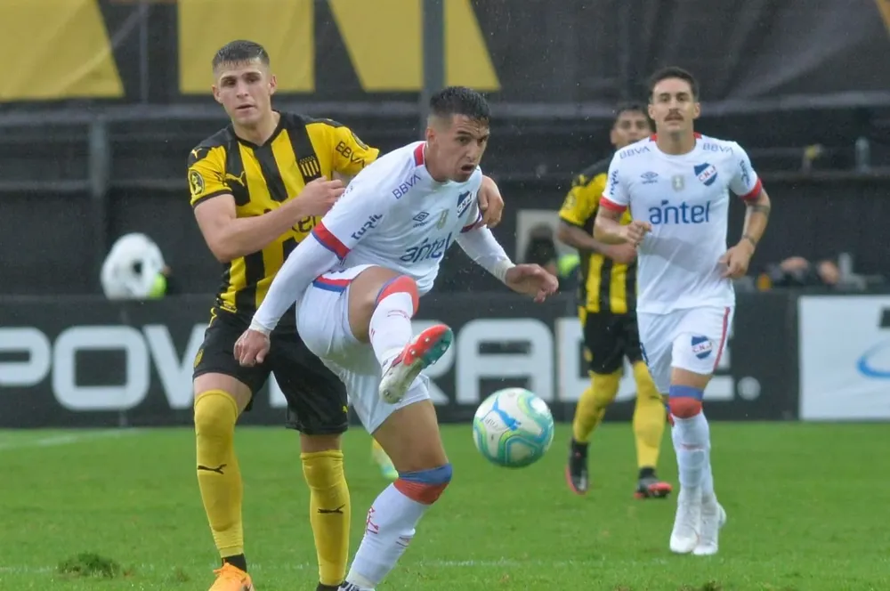 Clásico entre Peñarol y Nacional