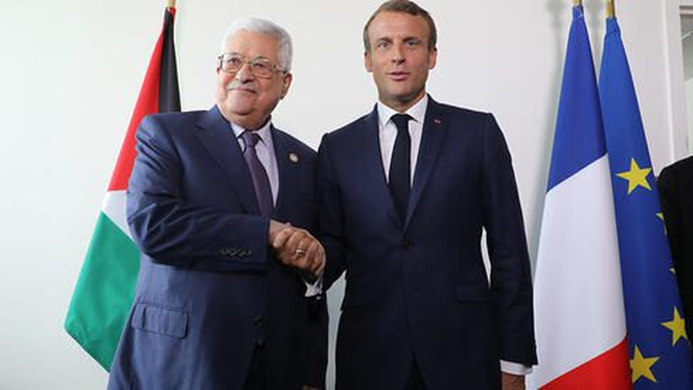El presidente palestino Mahmoud Abbas y el presidente francés Emmanuel Macron.
