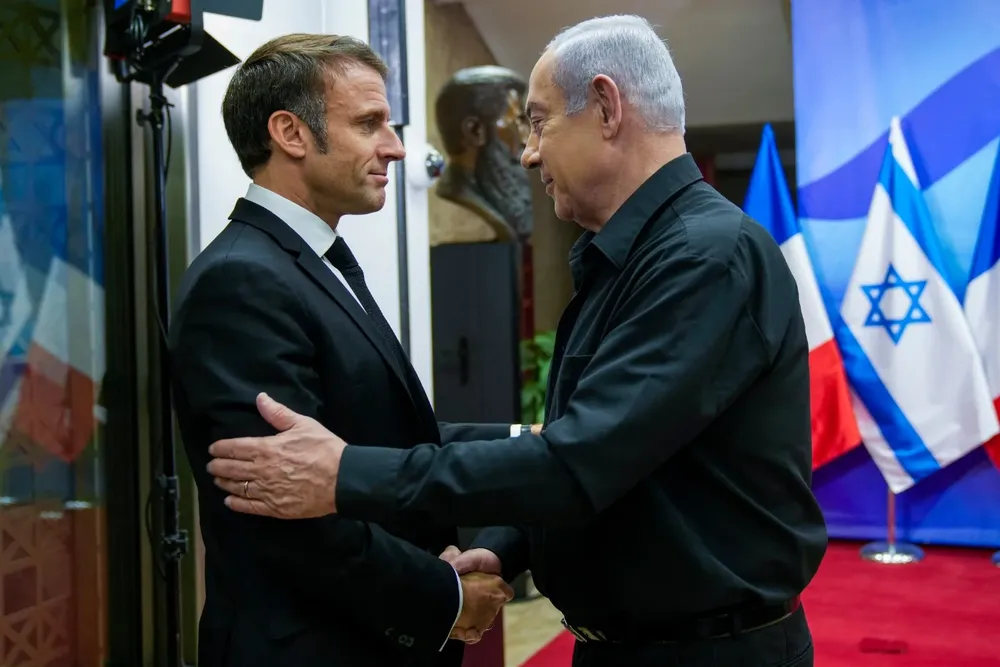 El presidente francés Emmanuel Macron mostró su solidaridad con su par israelí Benjamín Netanyahu.