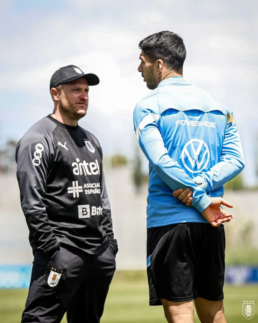 Diego Pérez y Luis Suárez antes del viaje al Sudamericano sub 20