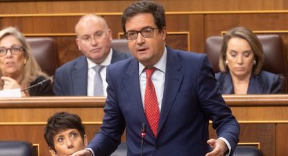 El ministro Óscar López.