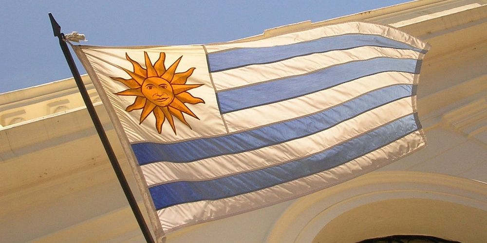 FERIADO FEBRERO URUGUAY 2025.jpg