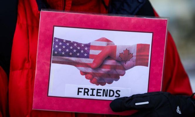 El presidente de Estados Unidos, Donald Trump, y el primer ministro de Canadá, Mark Carney, quedaron en "renegociar exhaustivamente" la relación entre ambos países.