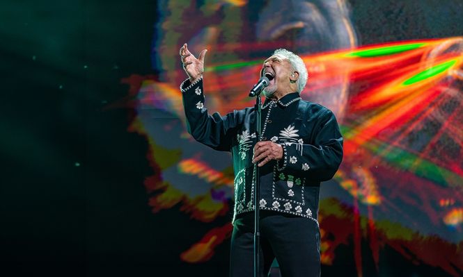 Tom Jones en un concierto