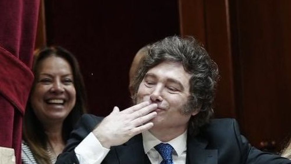 ¿El mercado empieza a creer? Cierra un mes inolvidable en lo financiero para Javier Milei